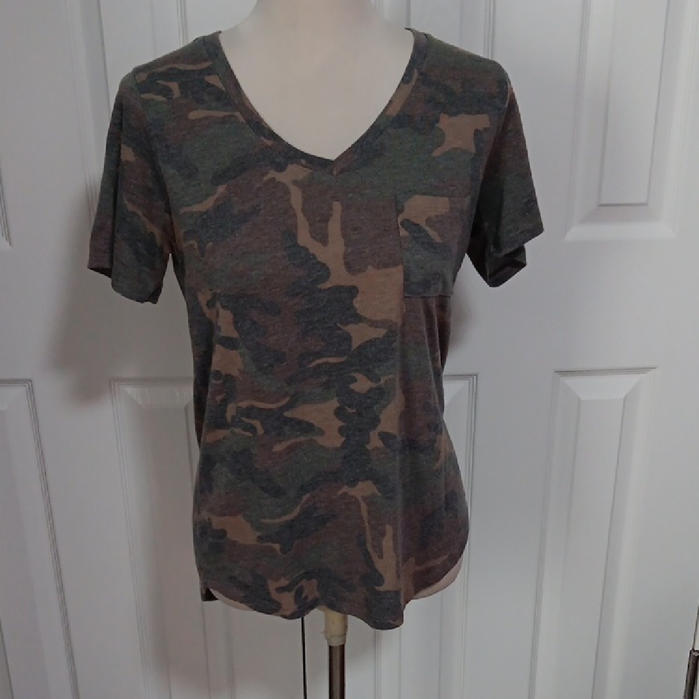 Camo V-Neck Short Sleeve T-Shirt